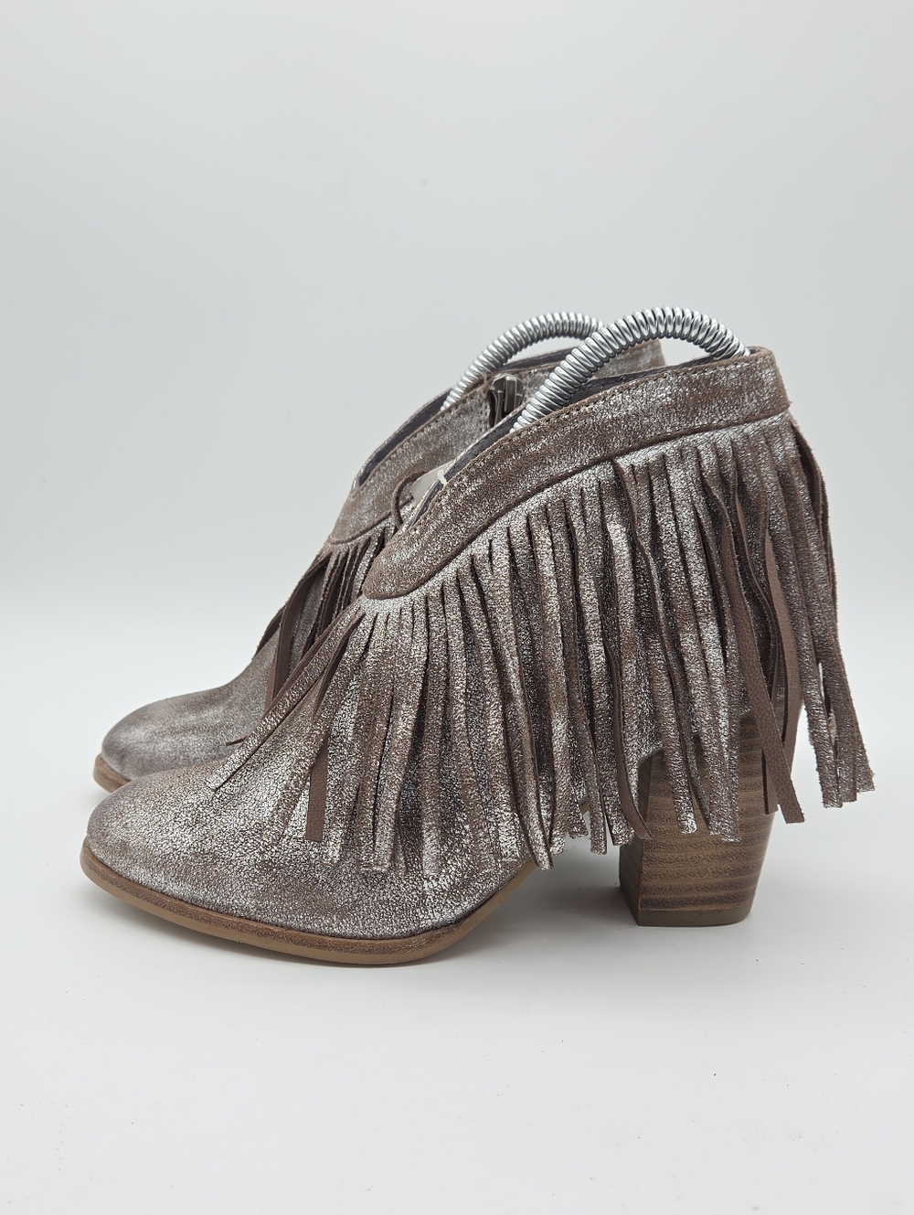 NEW Ariat Unbridled Layla Metallic Fringe Ankle Boots Size 6.5